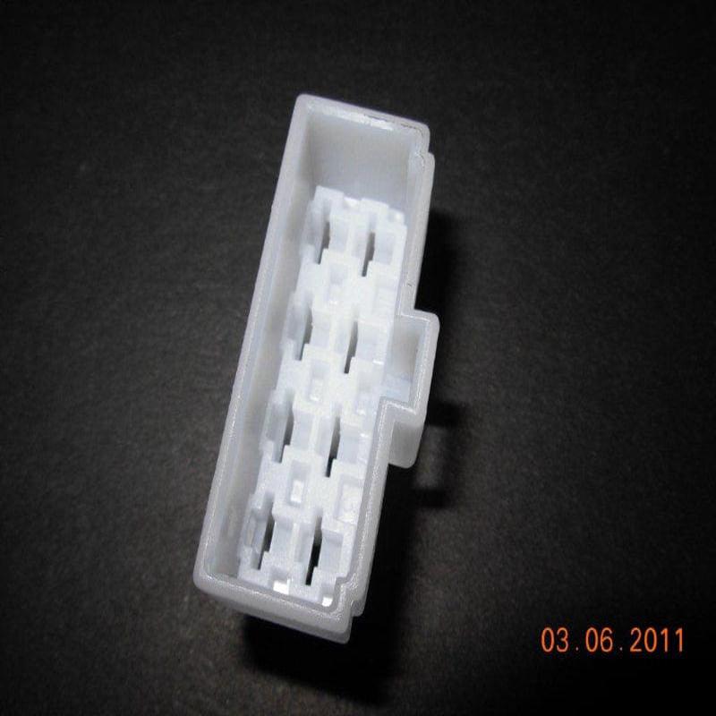 8 Way Plug Female (8PF)