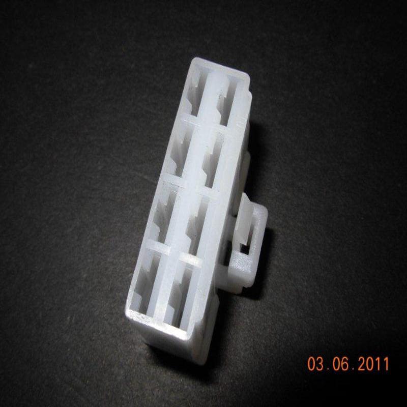 8 Way Plug Male (8PM)